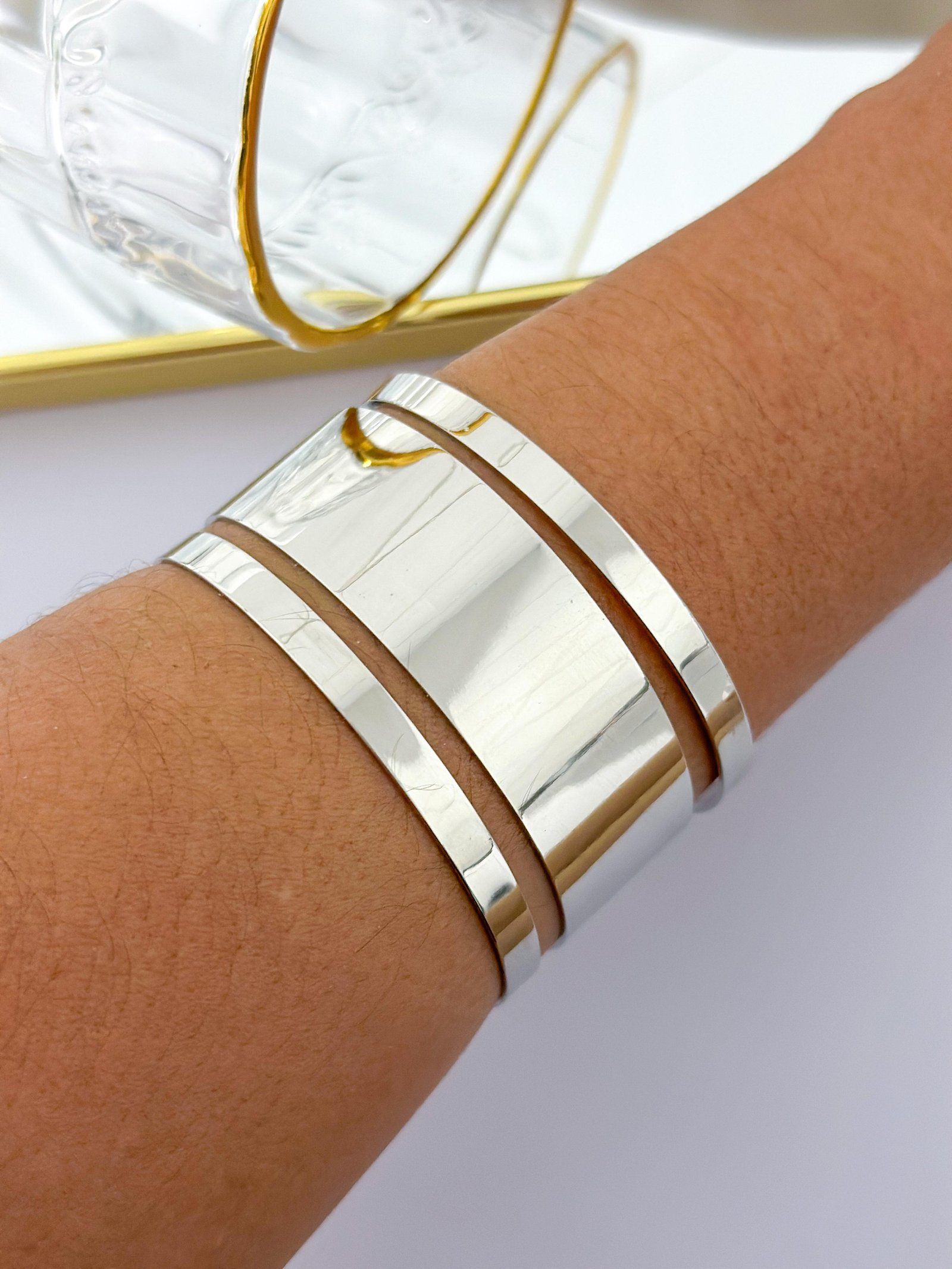 Bracelete Folheado Largo Liso Prata