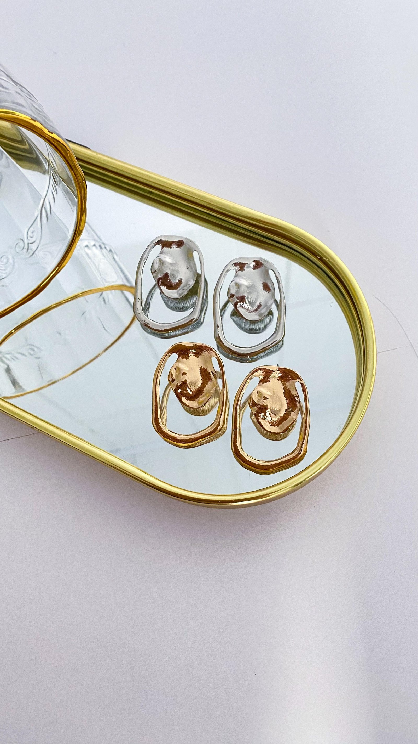 Brinco Folheado Orgânico  Redondo