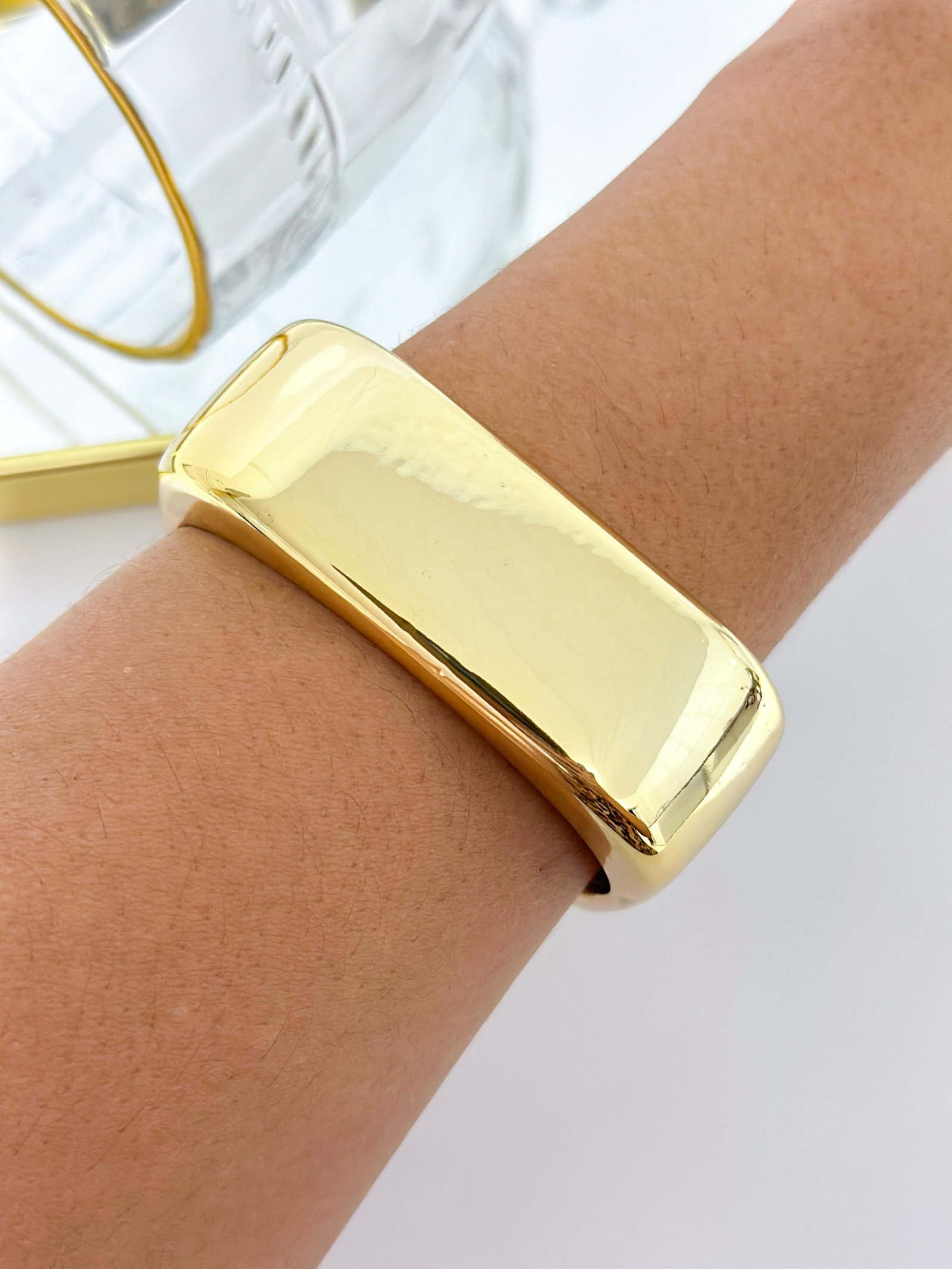 Bracelete Folheado Robusto ABS Quadrado Dourado