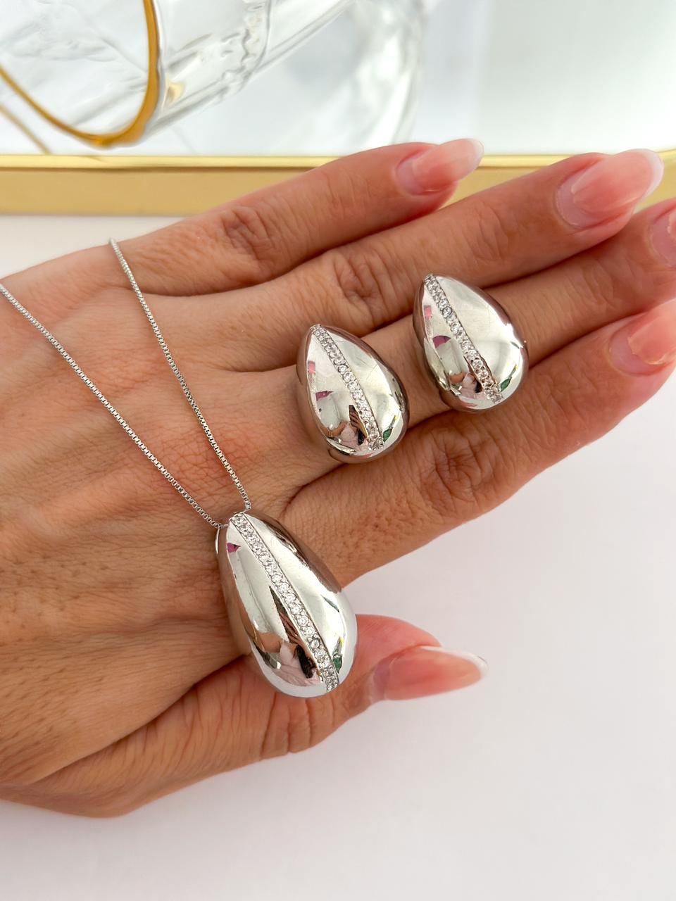 Conjunto Folheado Gota Cravejado Prata 