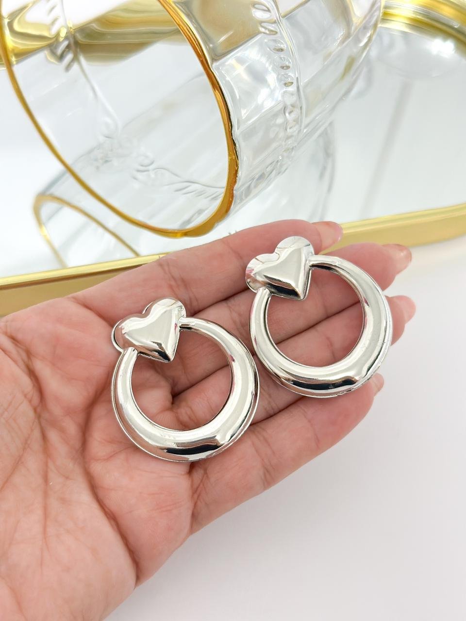 Brinco Folheado Coração E Circulo Prata 
