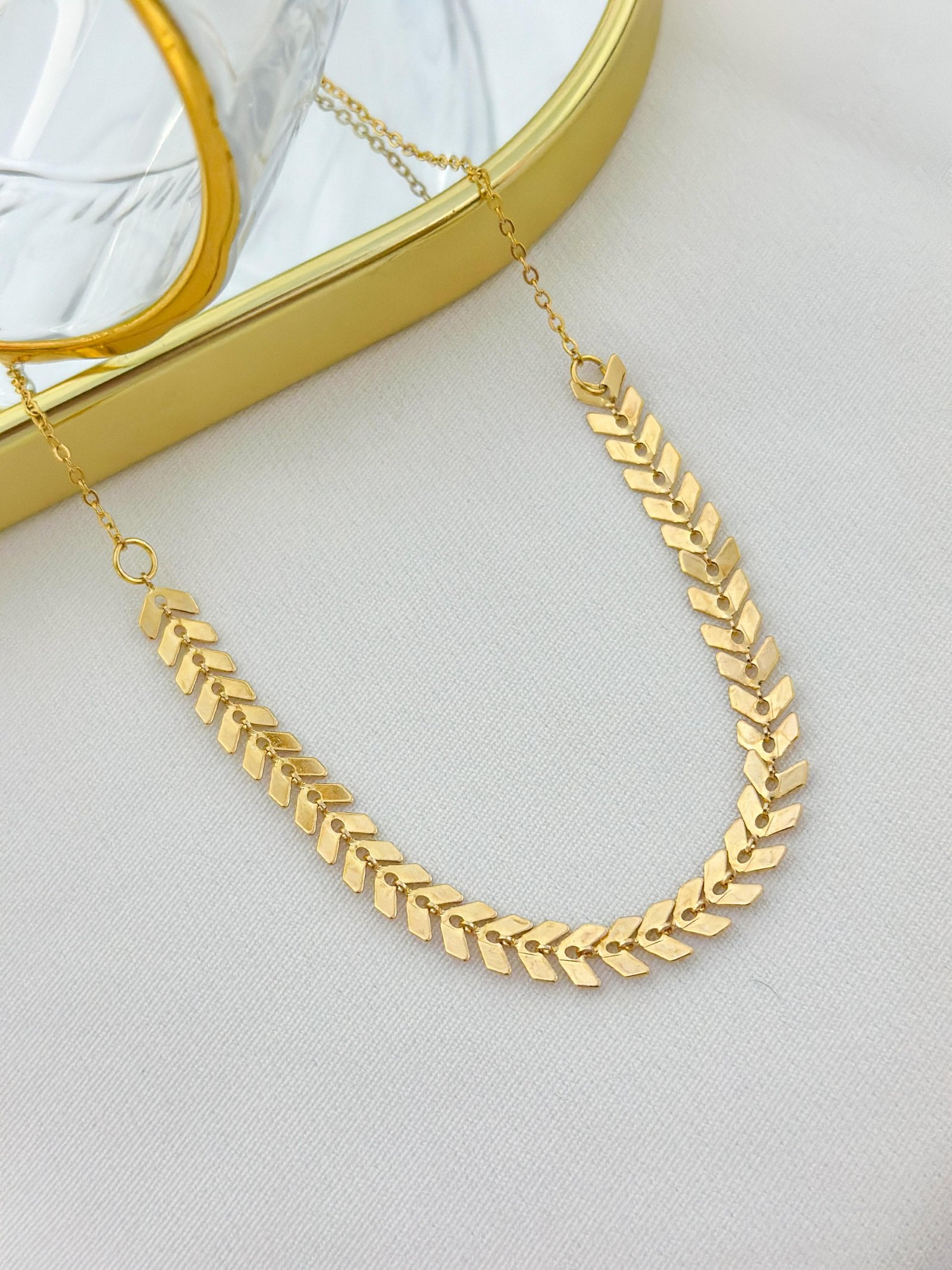 Chocker Folheada Escama Dourada 