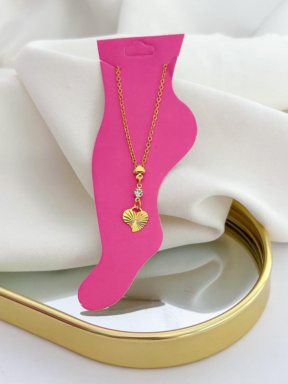 Tornozeleira Folheado Coração  Dourada