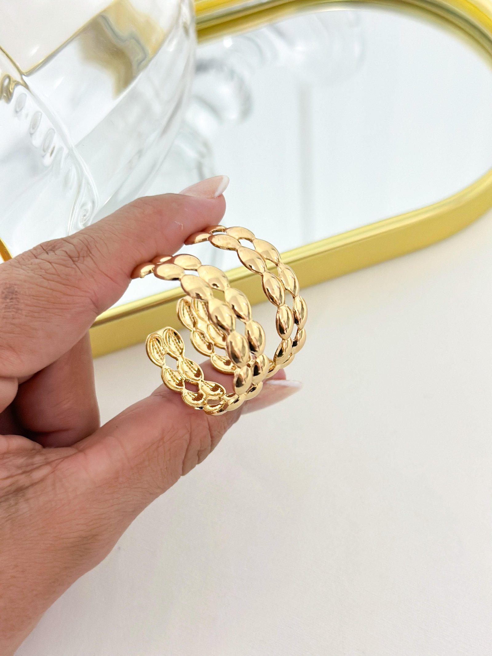 Argola Folheado  Mini Esfera Dourada 