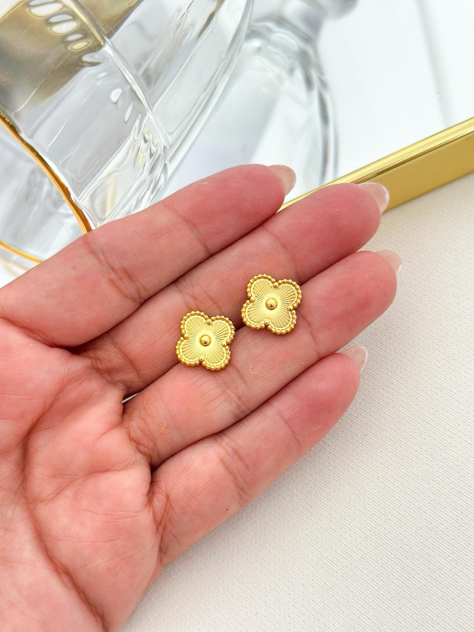 Brinco Aço Inox Trevo Dourado