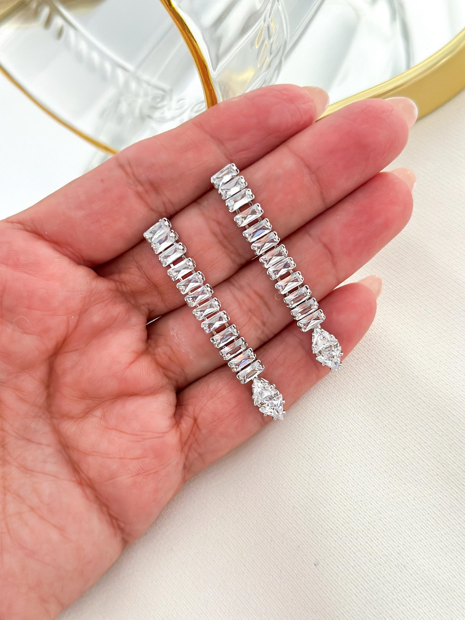 Brinco Folheado Riviera Navete Prata 