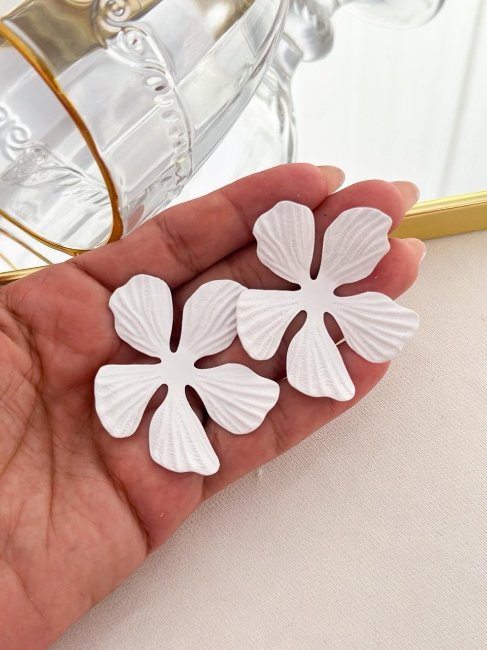 Brinco Flor Colorido Verão Branco