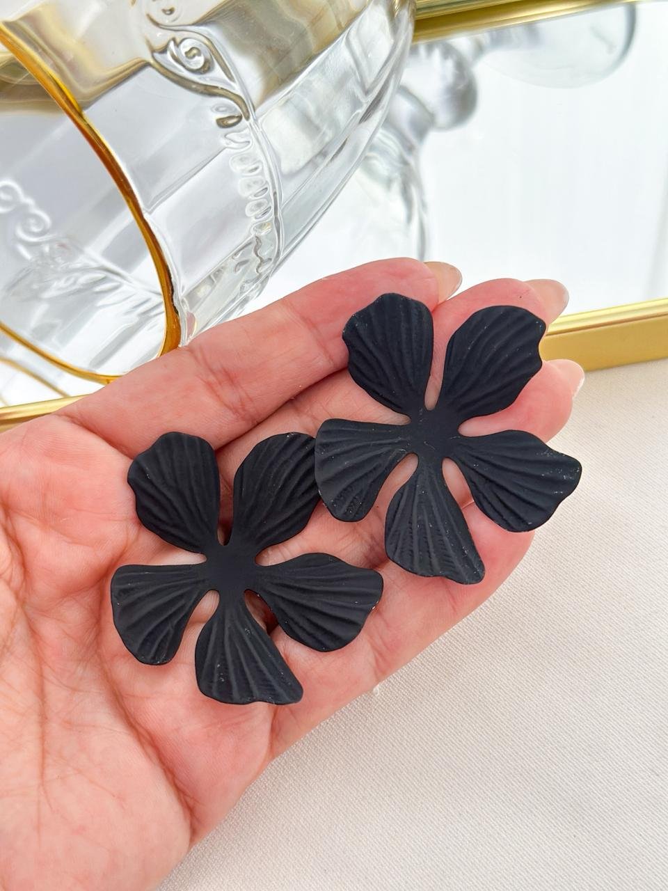 Brinco Flor Colorido Verão Preto