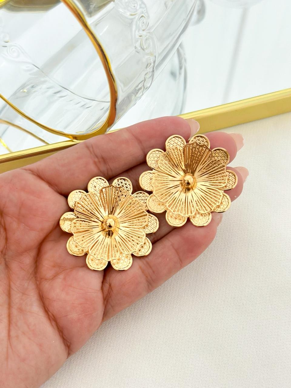 Brinco Folheado Flor Imperial Dourado 