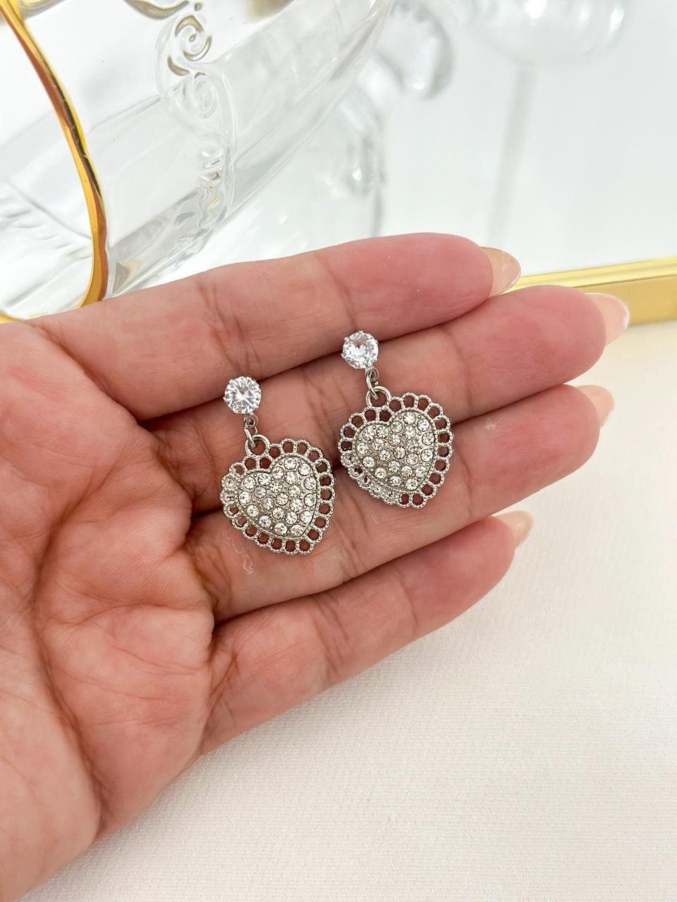 Brinco Folheado Coração Cravejado Prata