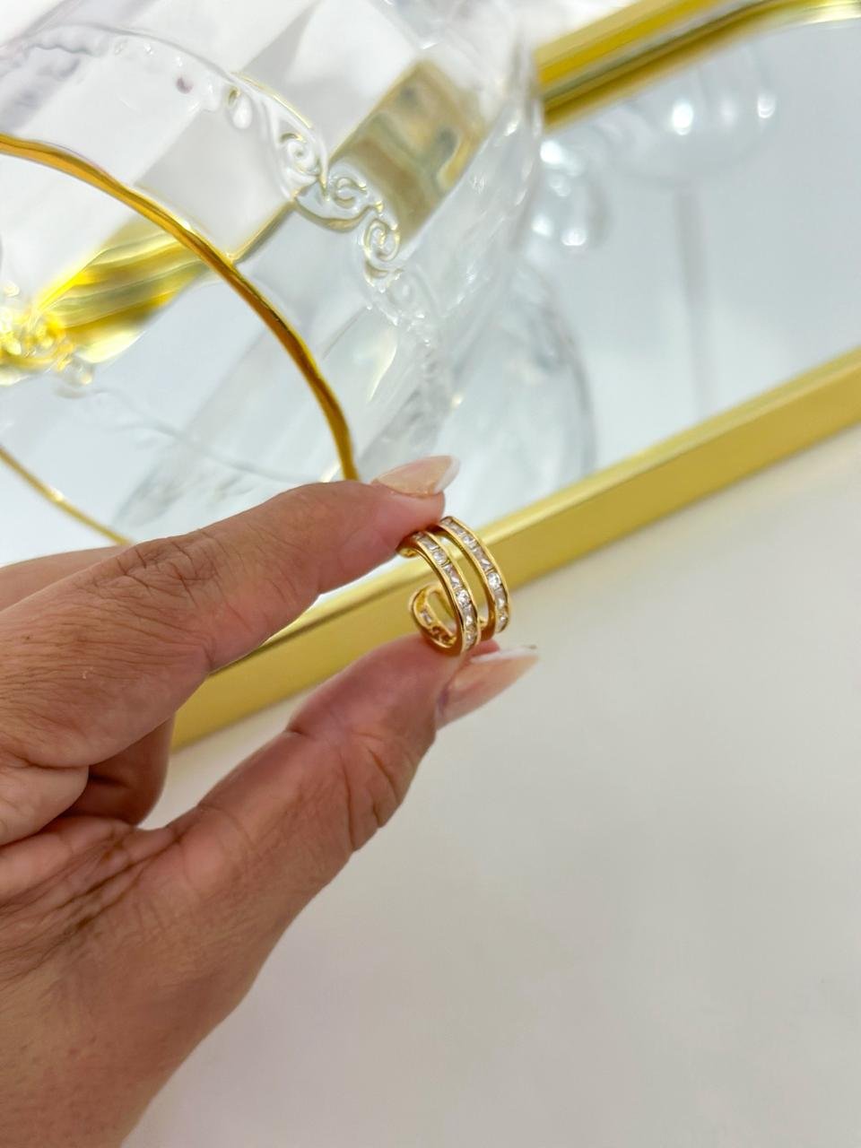 Brinco Folheado Fake Fio Duplo Zirconia Dourado