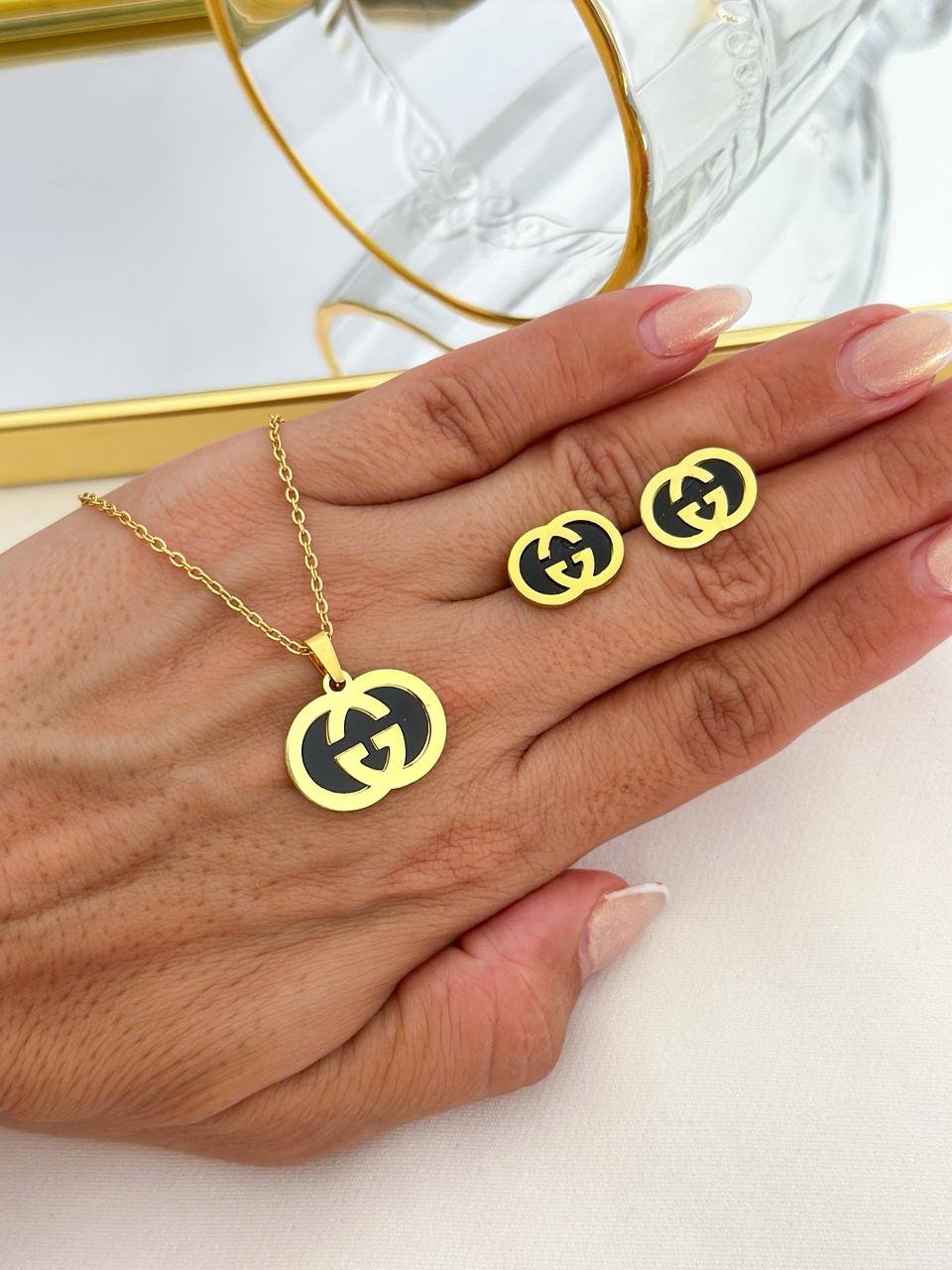 Conjunto Aço Inox Gucci Resinado Preto  Dourado