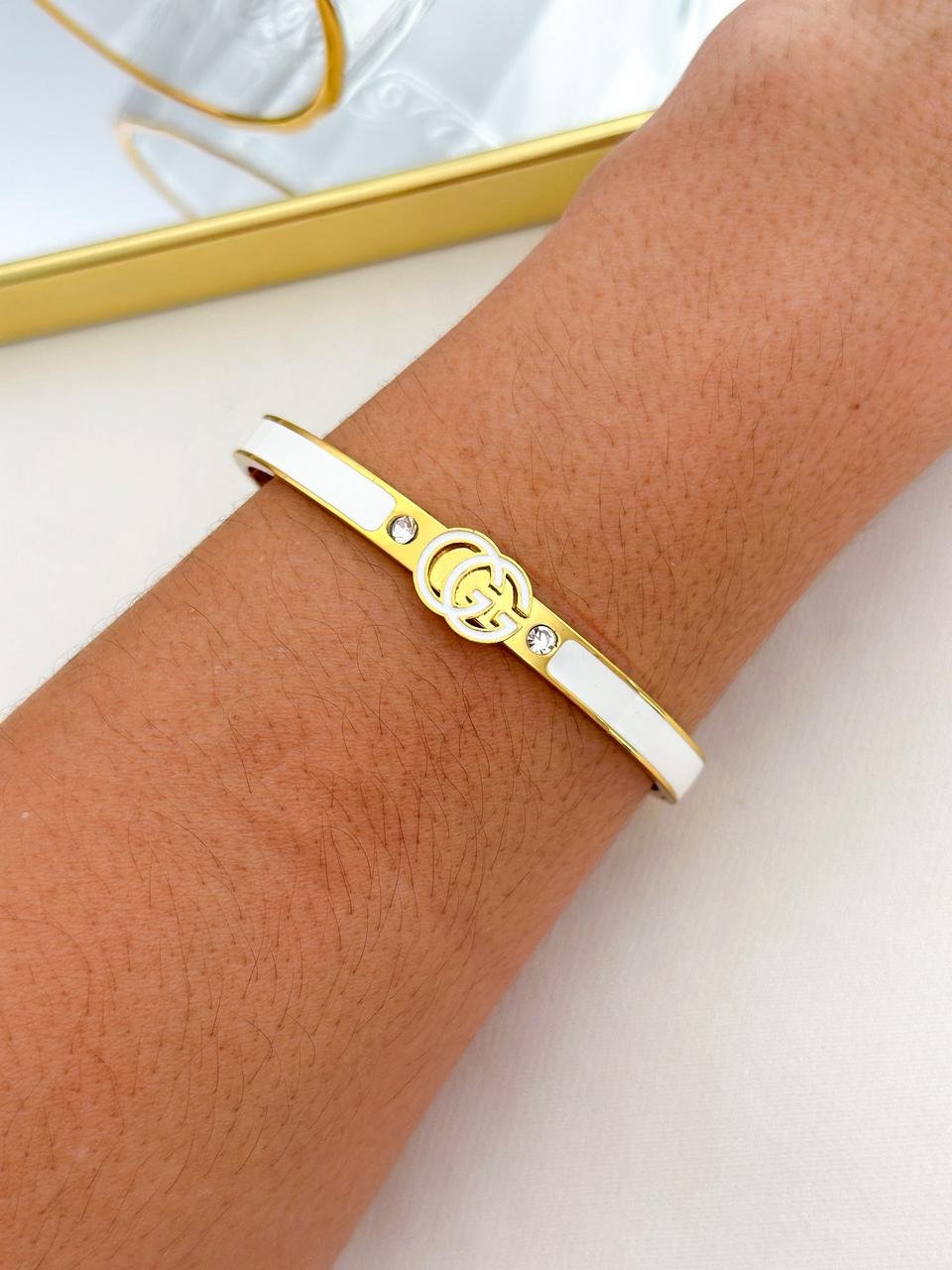 Bracelete Aço Inox Gucci Resinado Branco Dourado 