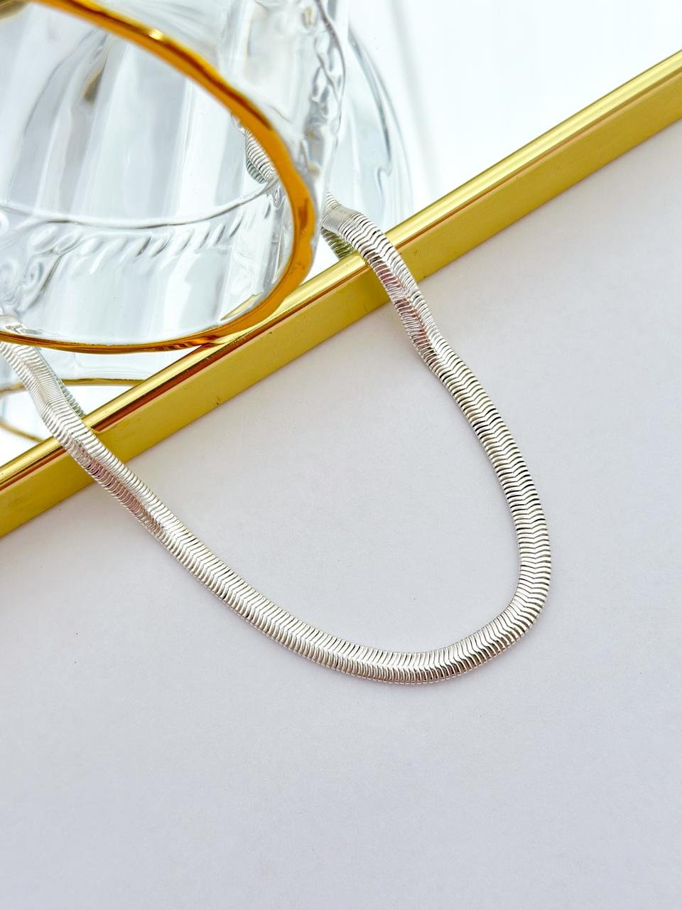 Chocker Folheada Malha Prata 